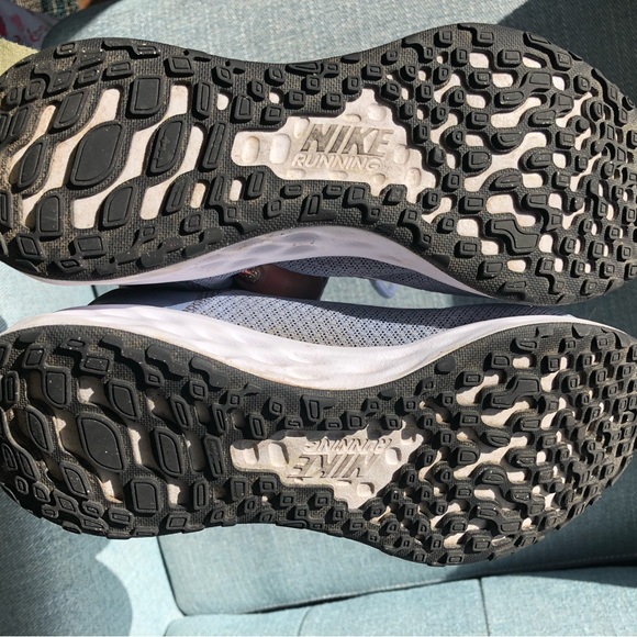 Women’s Nike Revolution Running Shoes - Picture 5 of 6